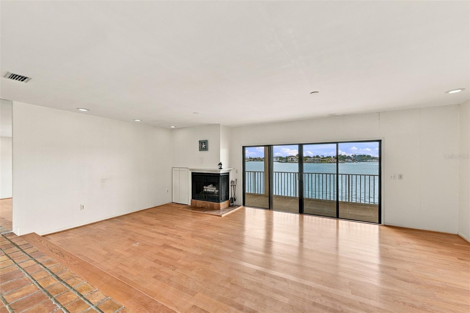 Townhouse at 535 HAVEN POINT DR, TREASURE ISLAND, photo 7 of 62