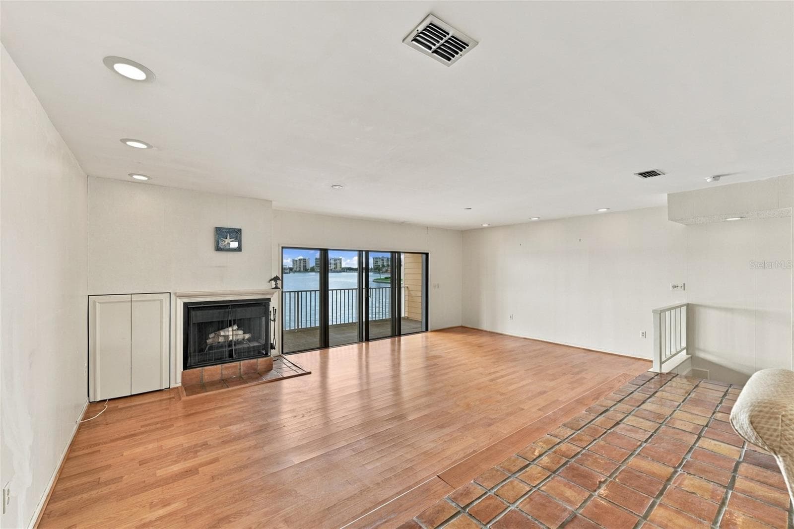 Townhouse at 535 HAVEN POINT DR, TREASURE ISLAND, photo 12 of 62