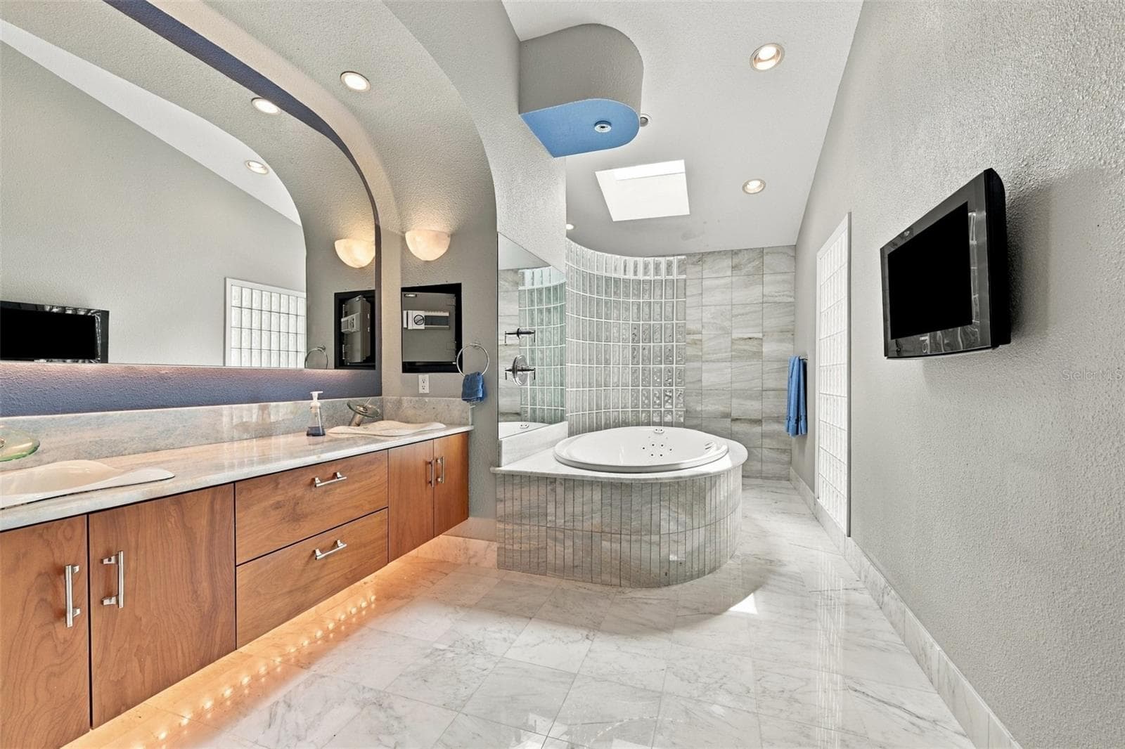 Townhouse at 535 HAVEN POINT DR, TREASURE ISLAND, photo 38 of 62