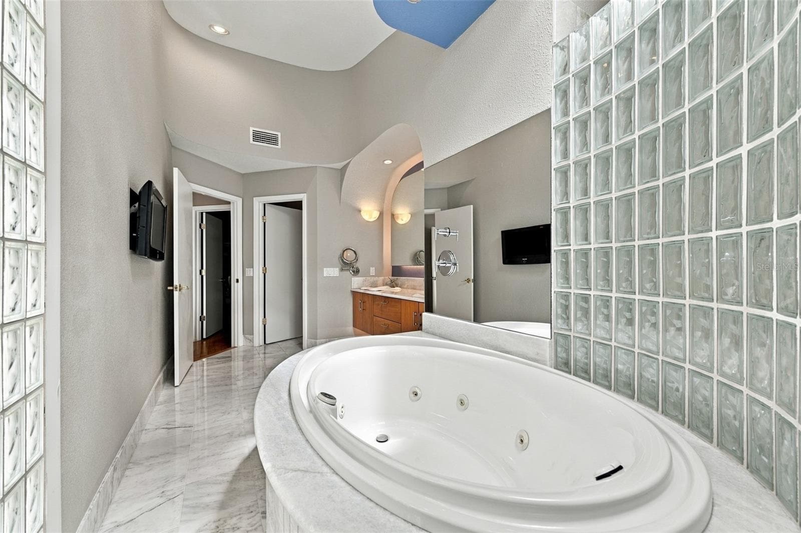 Townhouse at 535 HAVEN POINT DR, TREASURE ISLAND, photo 41 of 62