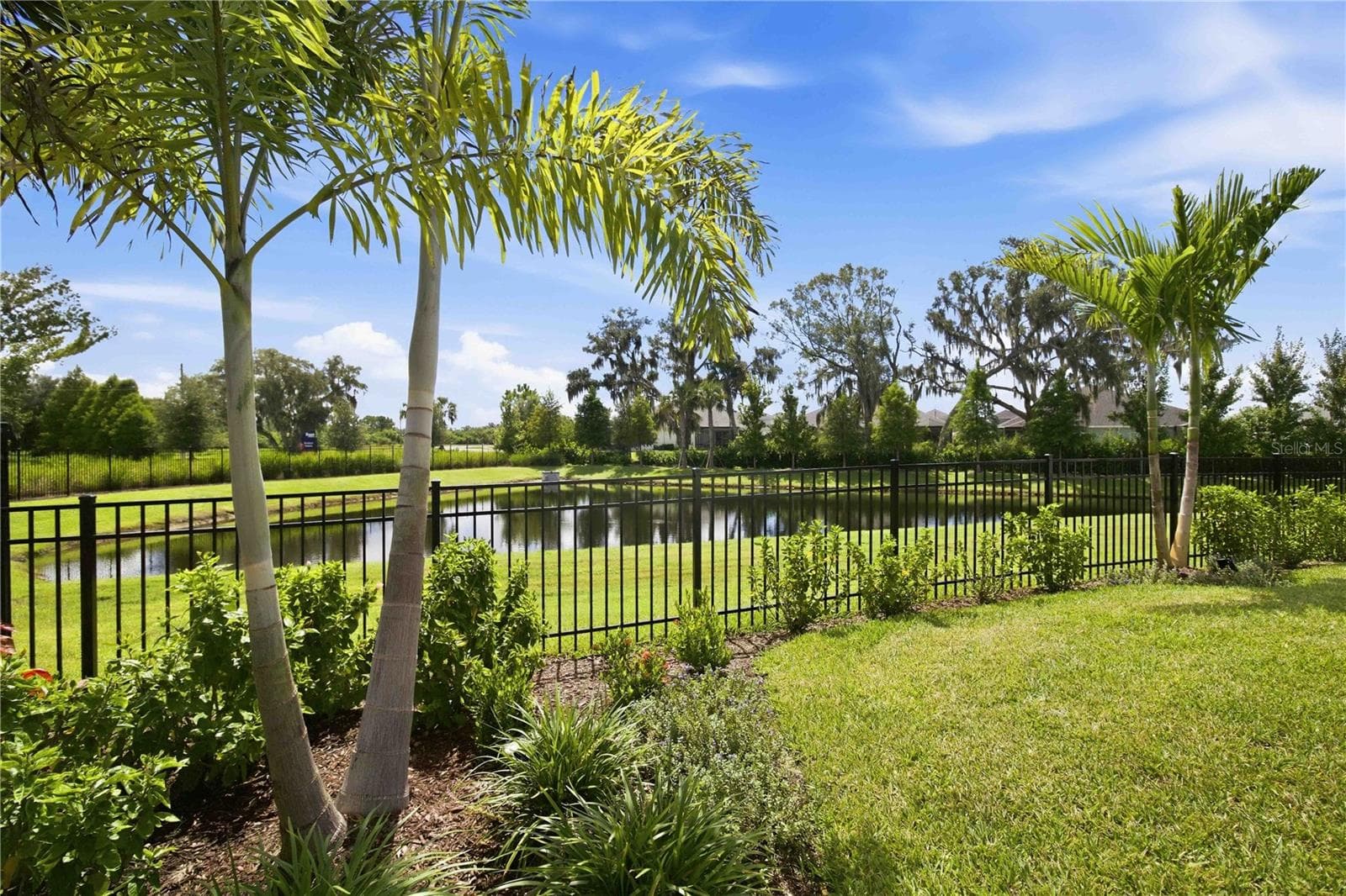 Extensive Landscaping - 14449 HAMMOCK OAK ST, PARRISH