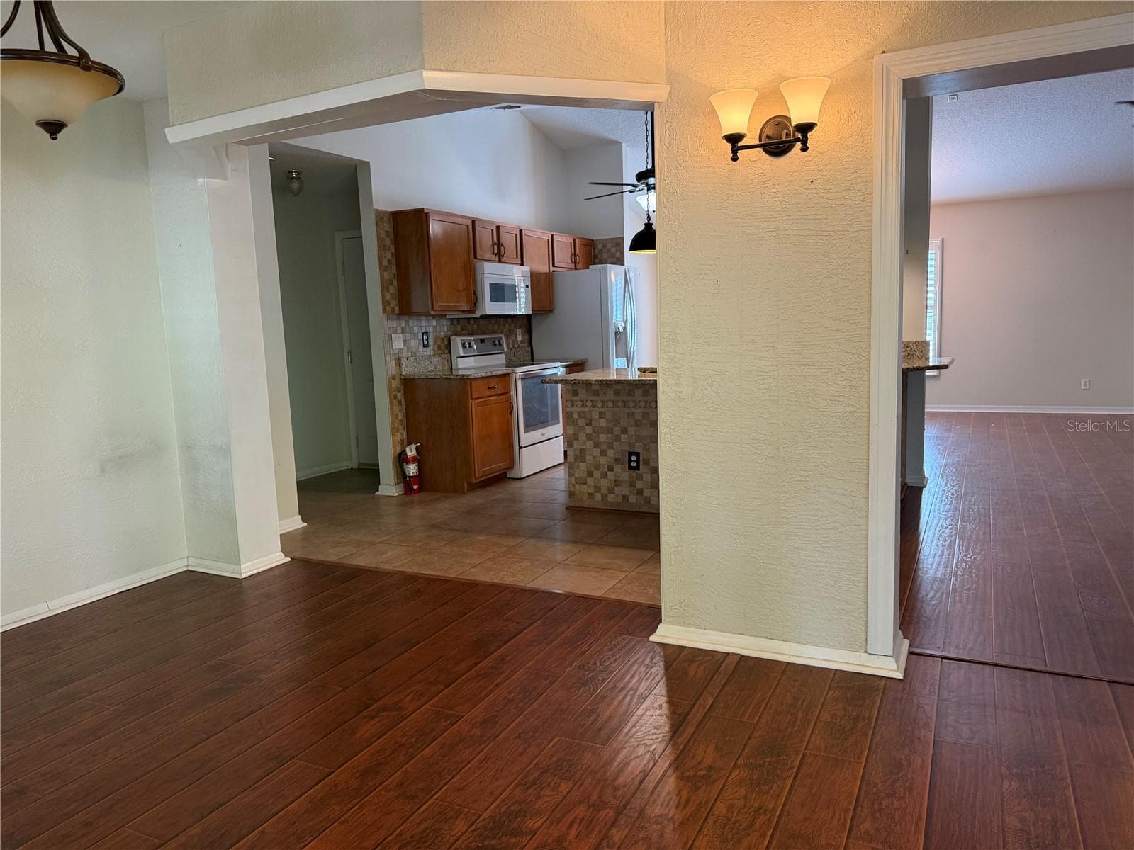 Looking towards Kitchen from backdoor - 8447 SW 60TH CT, OCALA