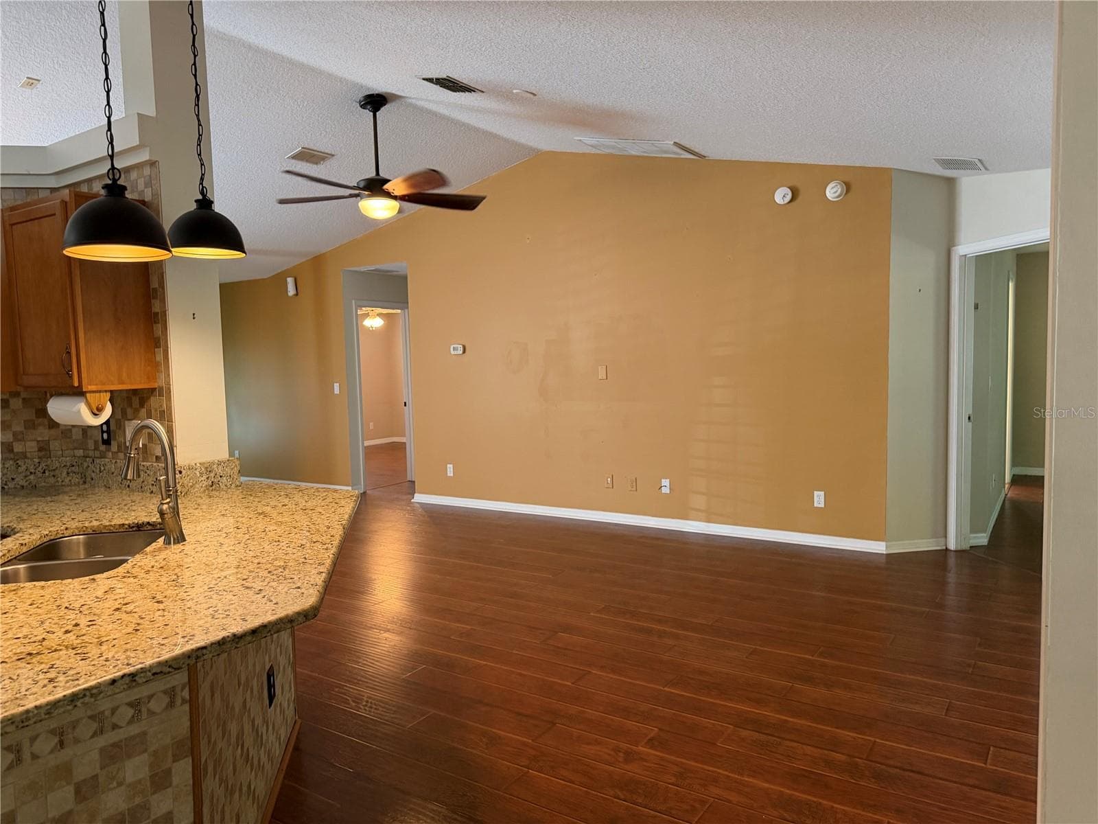 Living Room - 8447 SW 60TH CT, OCALA