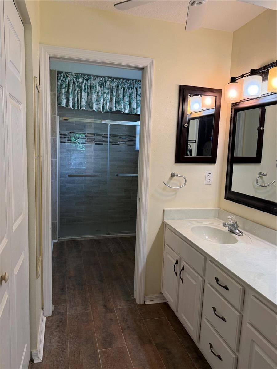 Looking From Master into Master Bath - 8447 SW 60TH CT, OCALA