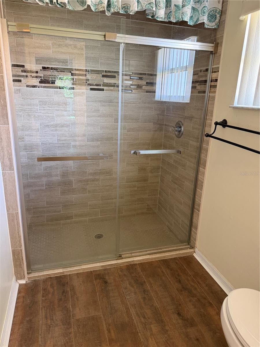 Master Walk in Shower - 8447 SW 60TH CT, OCALA