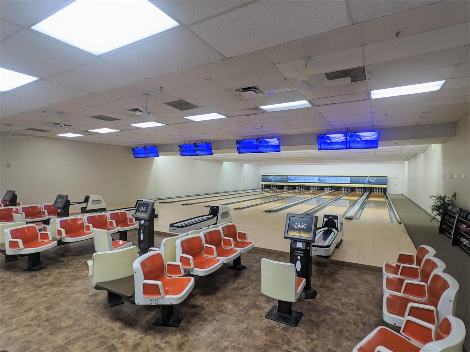 Name another 55+ community with a Bowling Alley! - 8447 SW 60TH CT, OCALA