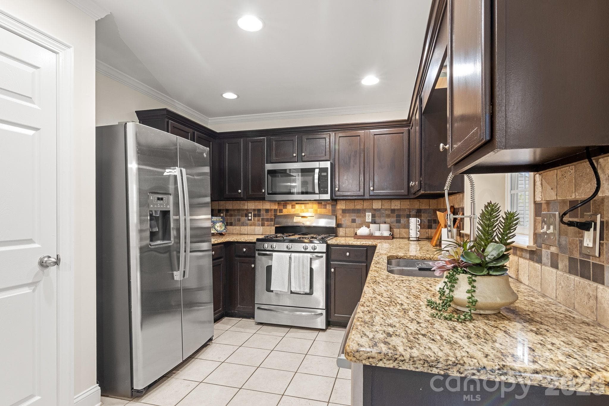 Single Family Residence at 1446 Deer Forest Drive, Fort Mill, photo 13 of 41