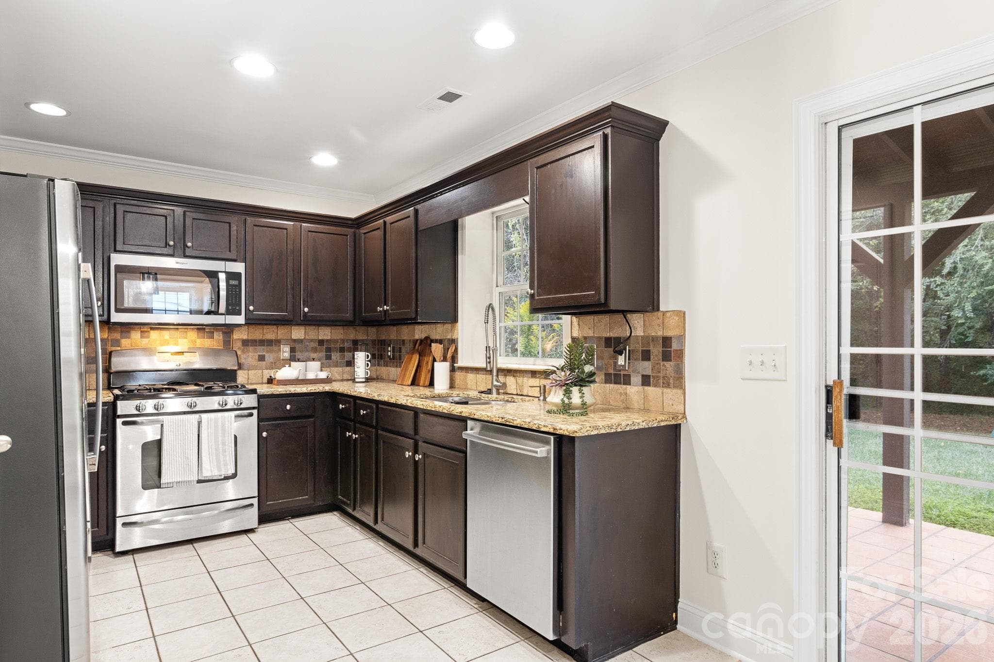Single Family Residence at 1446 Deer Forest Drive, Fort Mill, photo 16 of 41