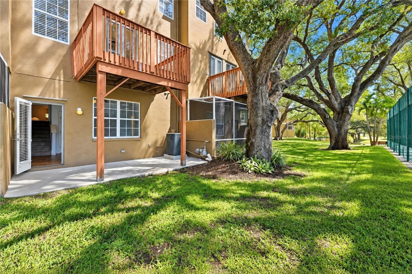 Townhouse at 3018 BAYSHORE POINTE DR, TAMPA, photo 42 of 57
