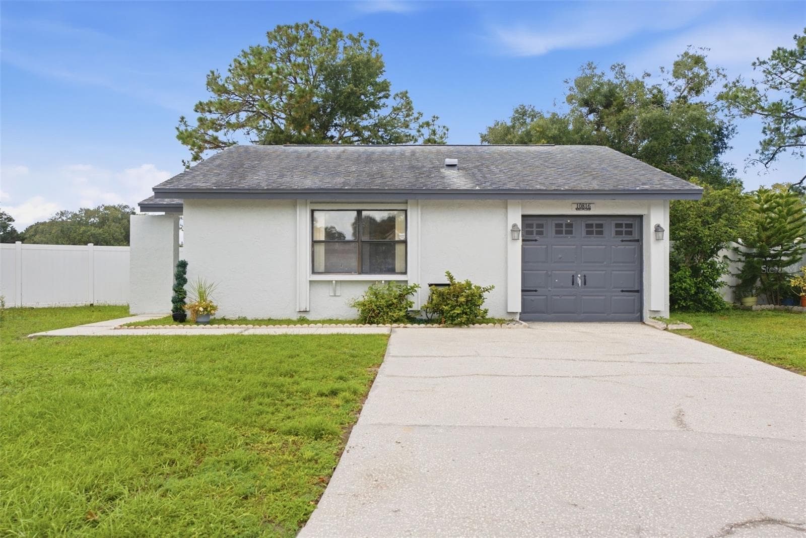 Single Family Residence at 10816 FAIRFIELD VILLAGE DR, TAMPA, photo 3 of 30