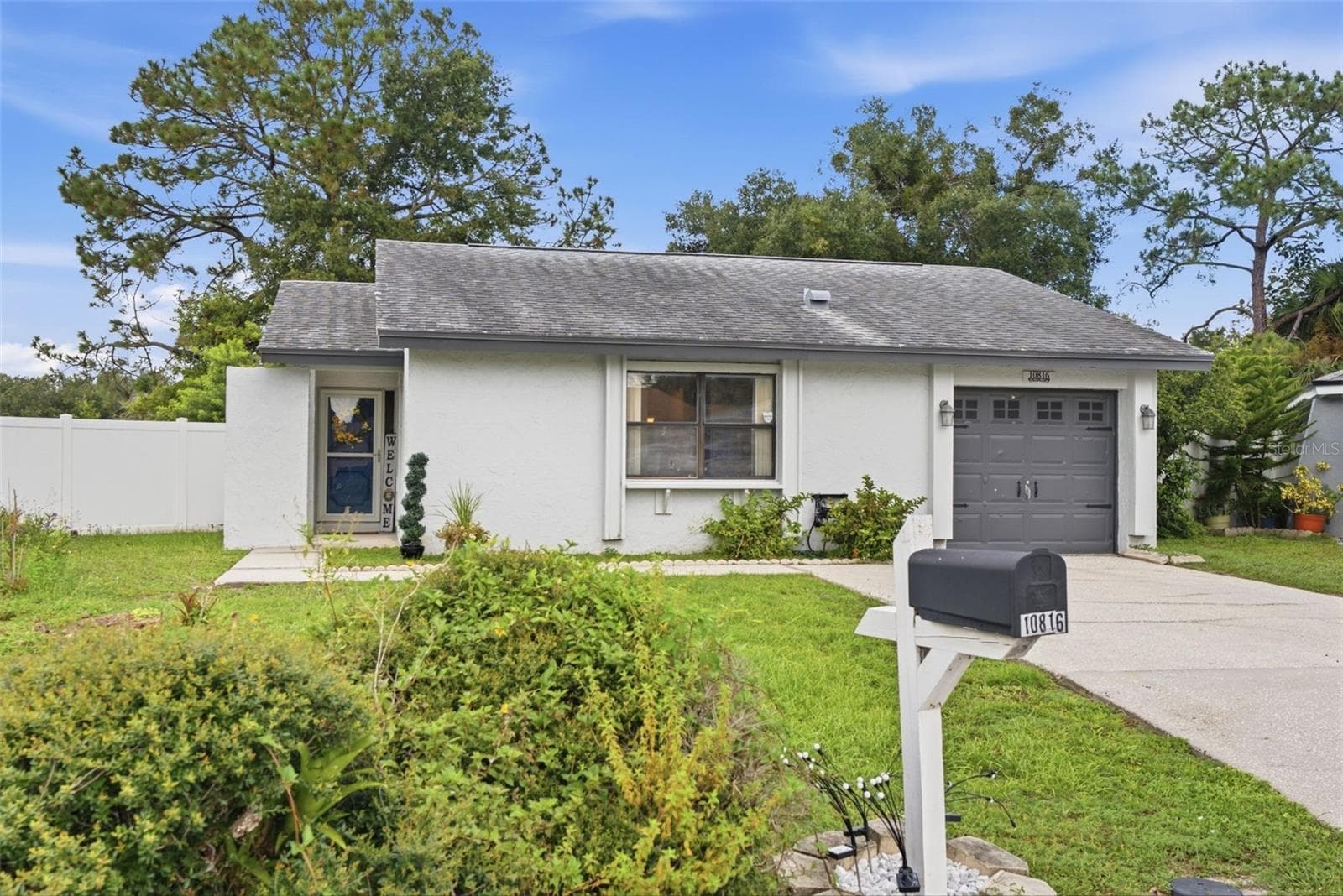Single Family Residence at 10816 FAIRFIELD VILLAGE DR, TAMPA, photo 4 of 30
