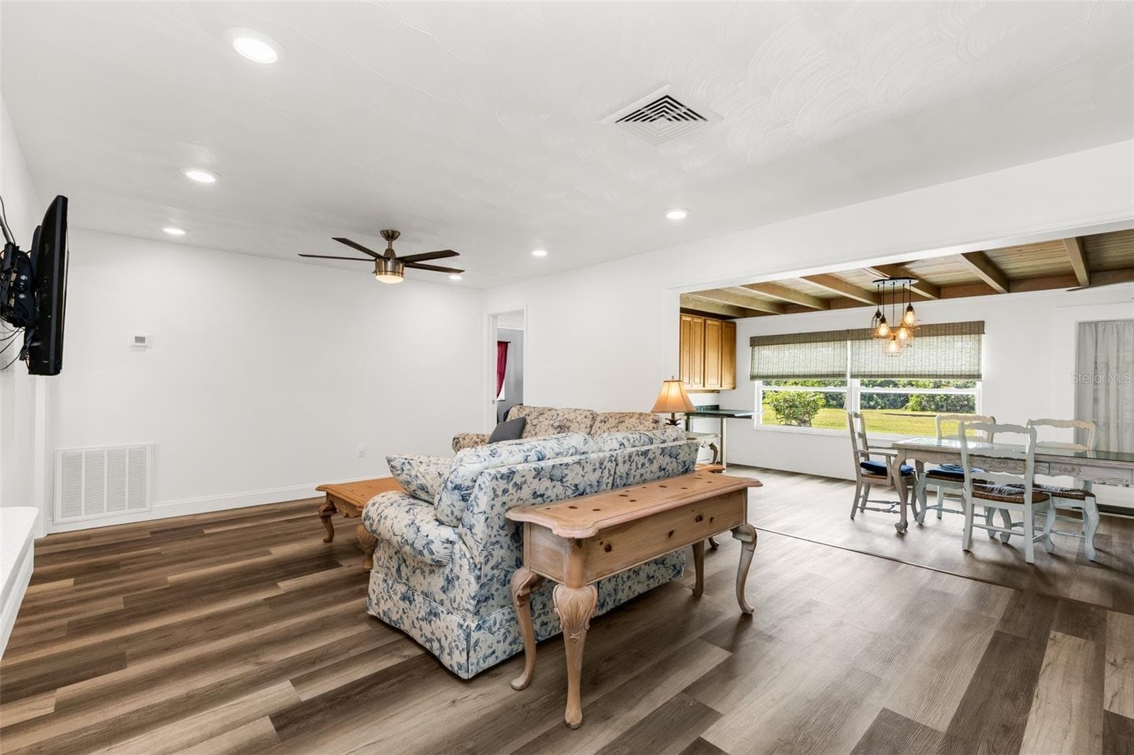 Living room and dinging room view - 3407 ISLAND VIEW DR, PUNTA GORDA