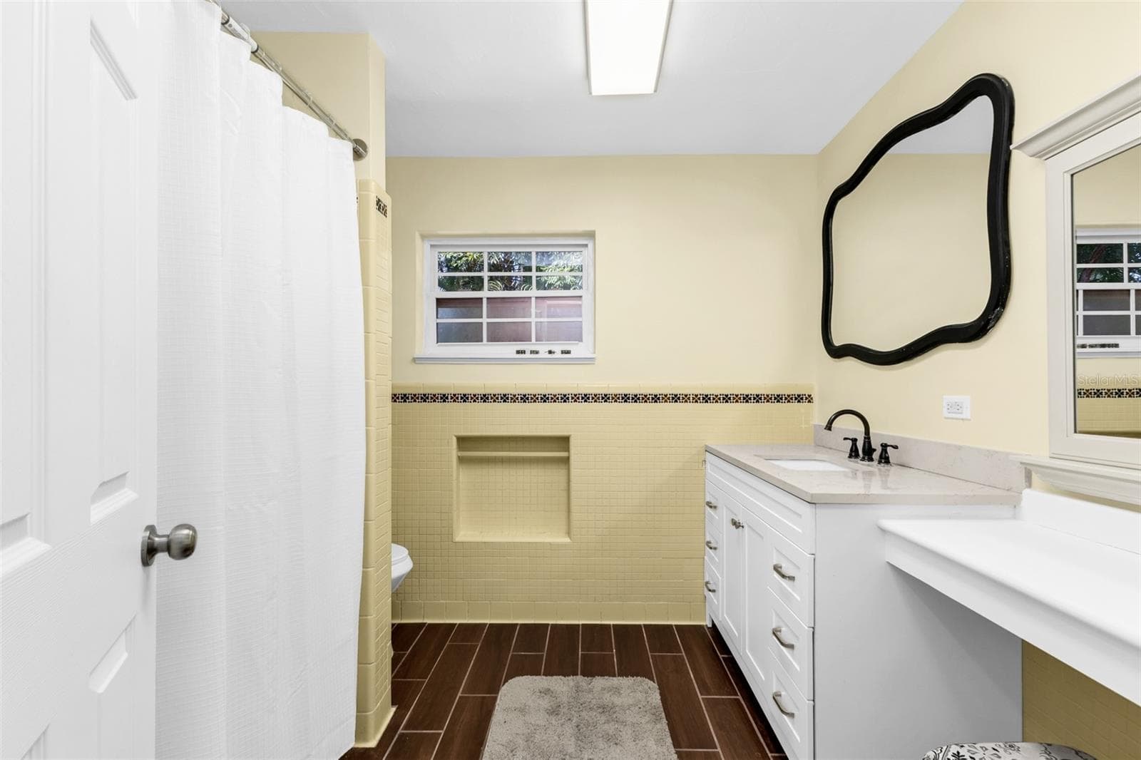 Bathroom 2 with tub & shower combo - 3407 ISLAND VIEW DR, PUNTA GORDA