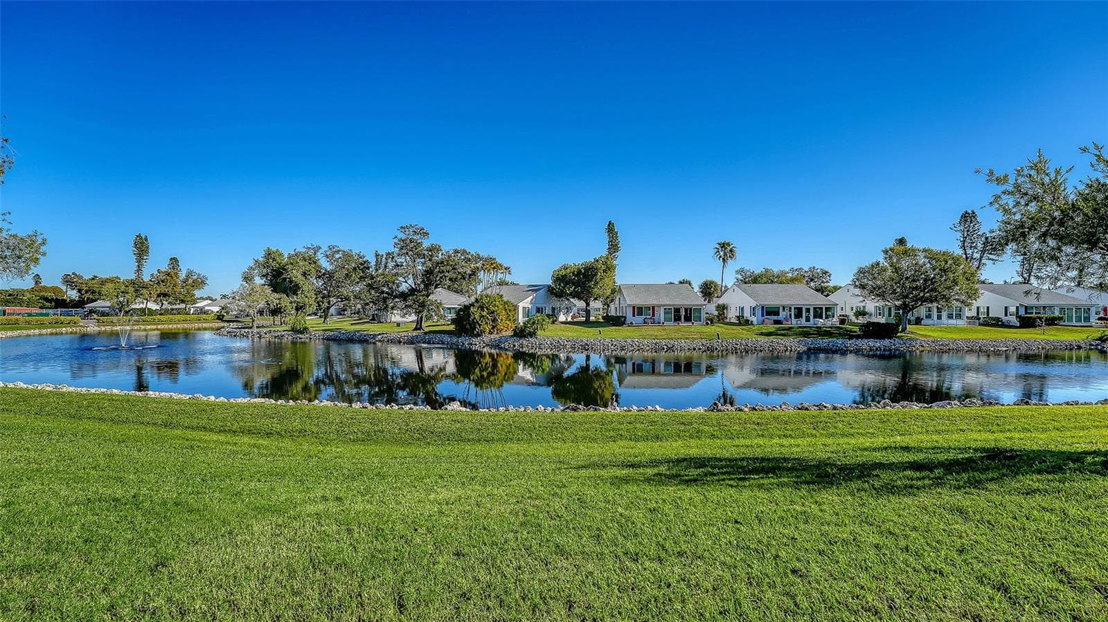 Lake View - 4868 INDEPENDENCE DR, BRADENTON