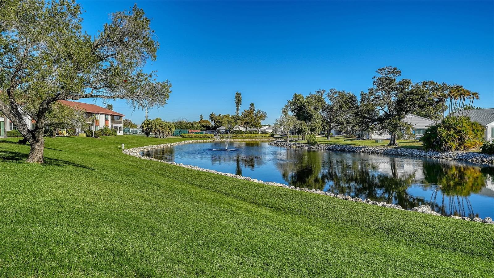 Lake View - 4868 INDEPENDENCE DR, BRADENTON