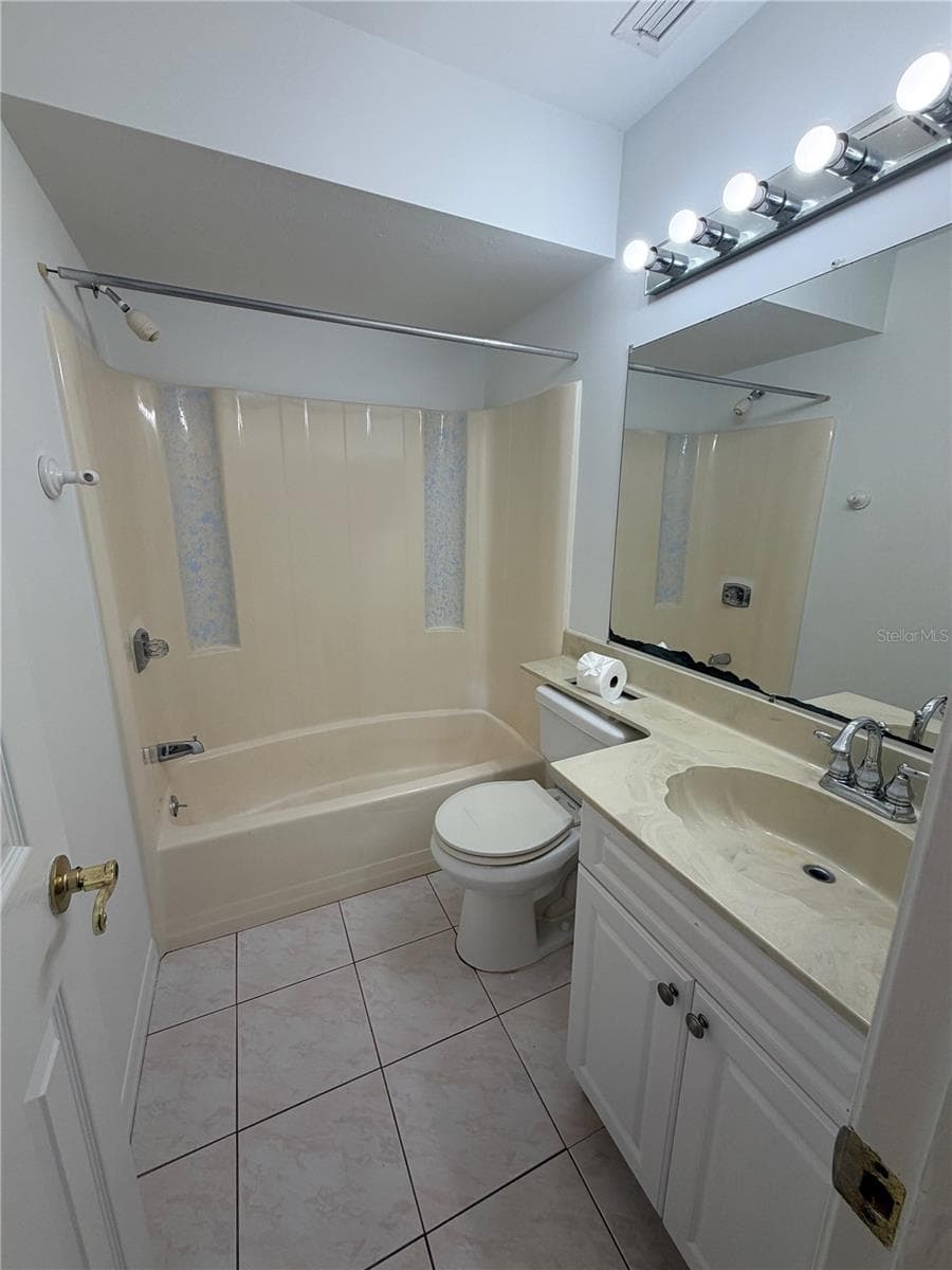 Condominium at 25275 RAMPART BLVD #307, PUNTA GORDA, photo 11 of 33