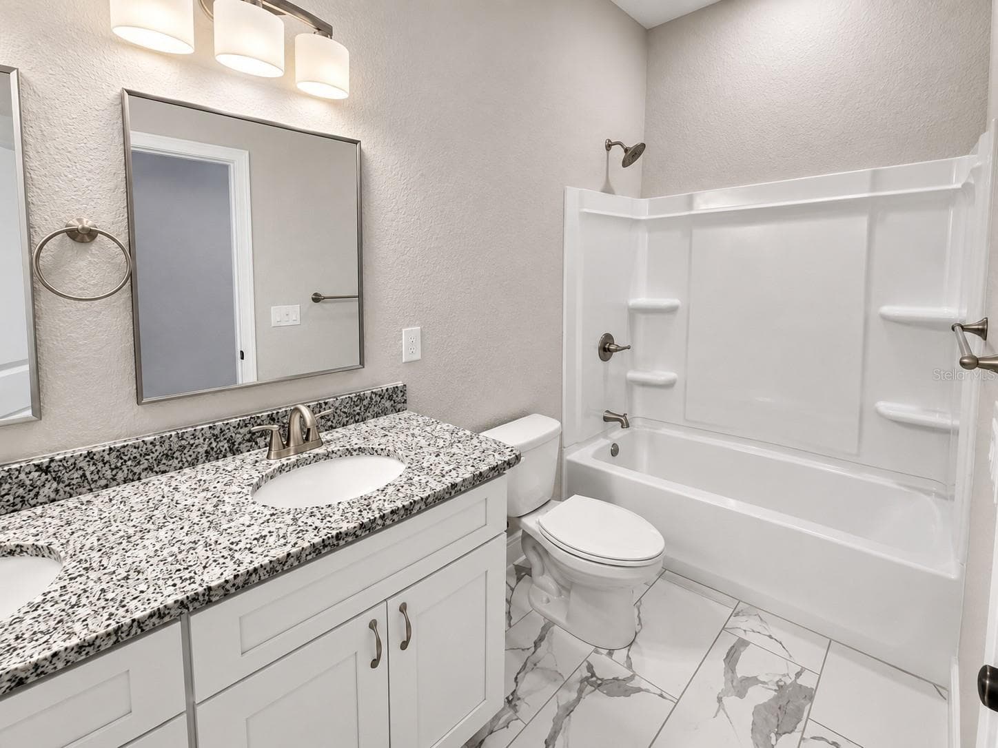 Guest Bath Model Dual Sinks - 21481 SW MARINE BLVD, DUNNELLON