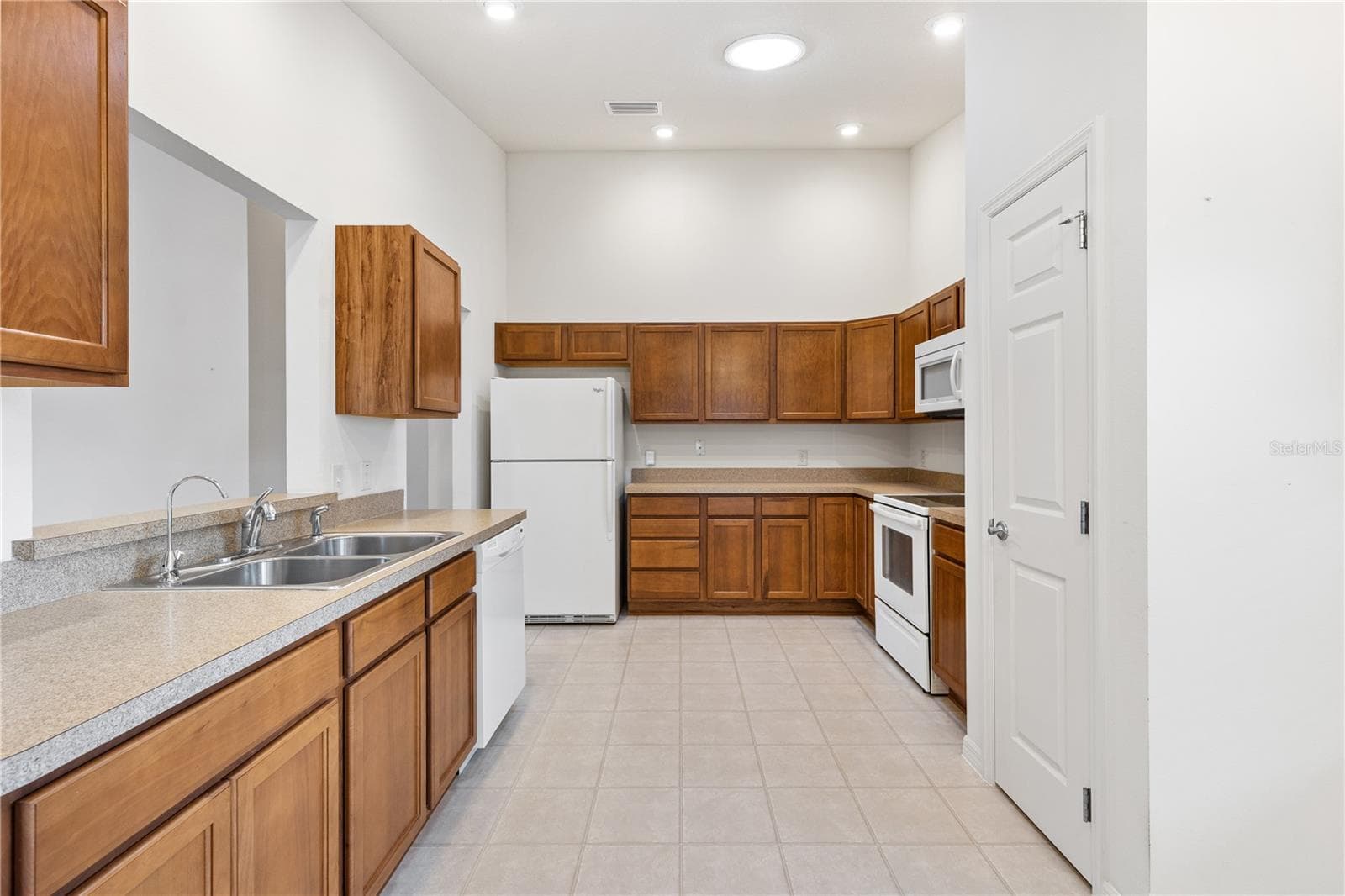 Single Family Residence at 2573 EDENVILLE PATH, THE VILLAGES, photo 5 of 15