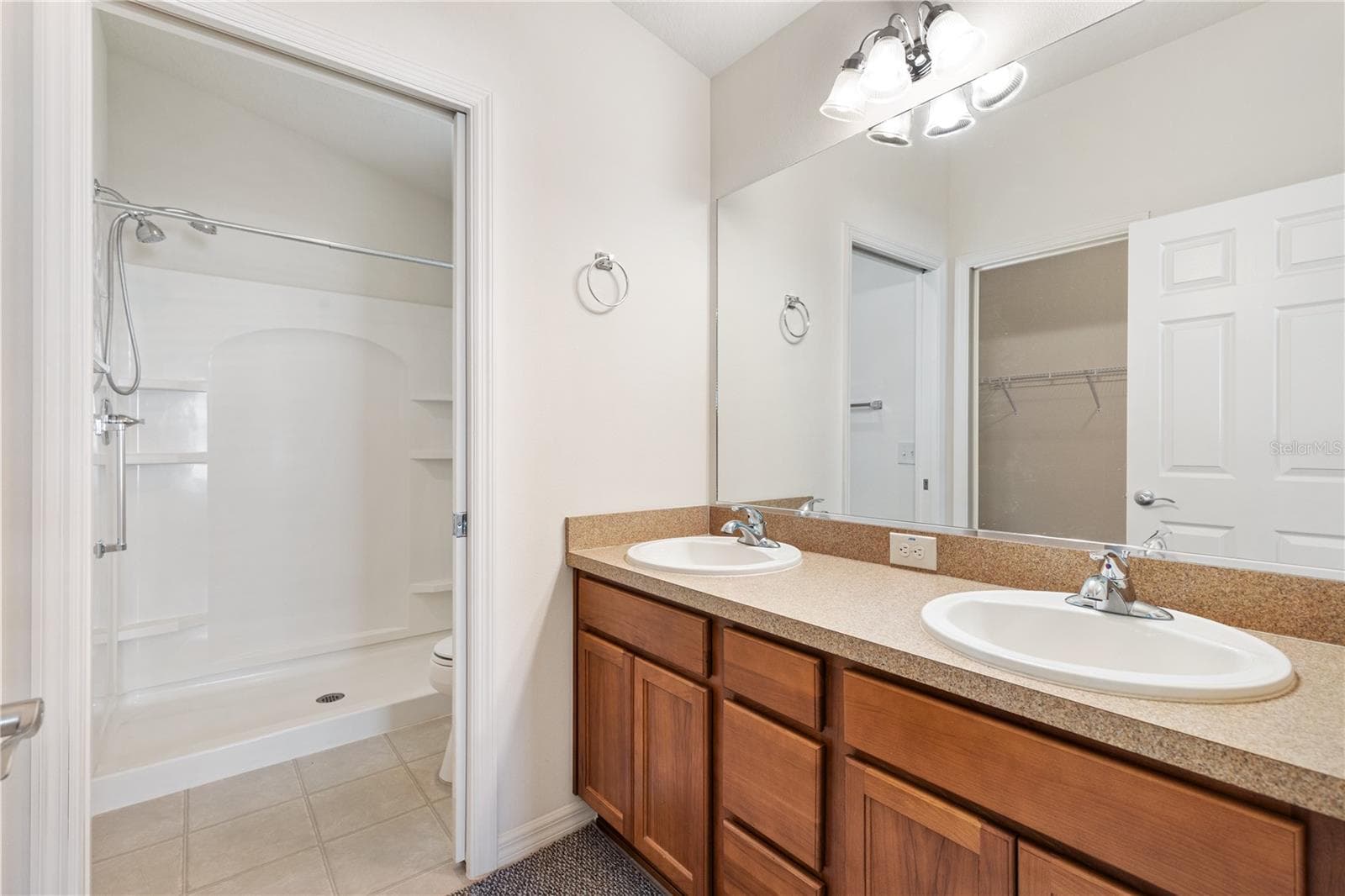 Main Bathroom - 2573 EDENVILLE PATH, THE VILLAGES