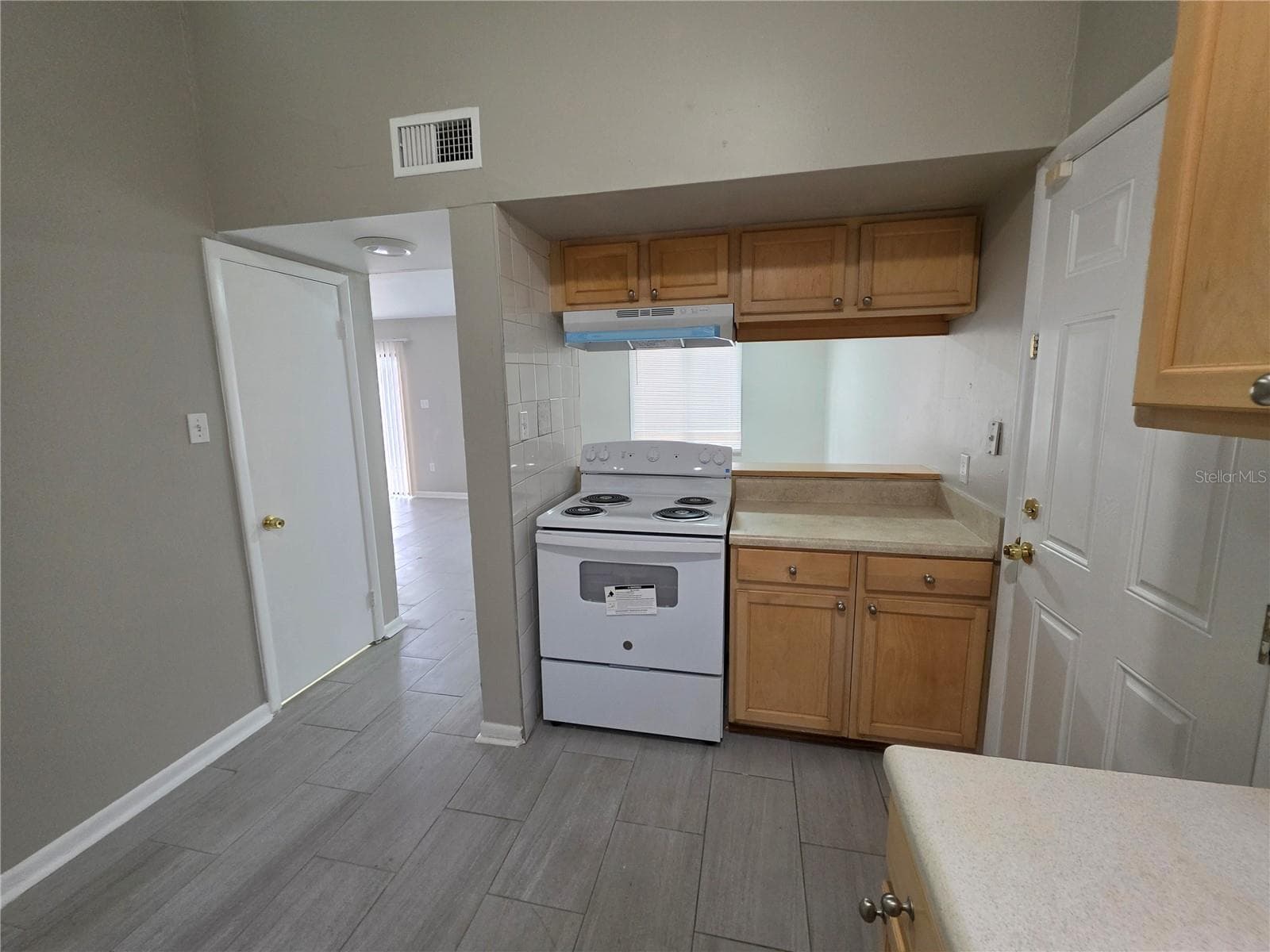 Townhouse at 12310 TOUCHTON DR #48, TAMPA, photo 3 of 16