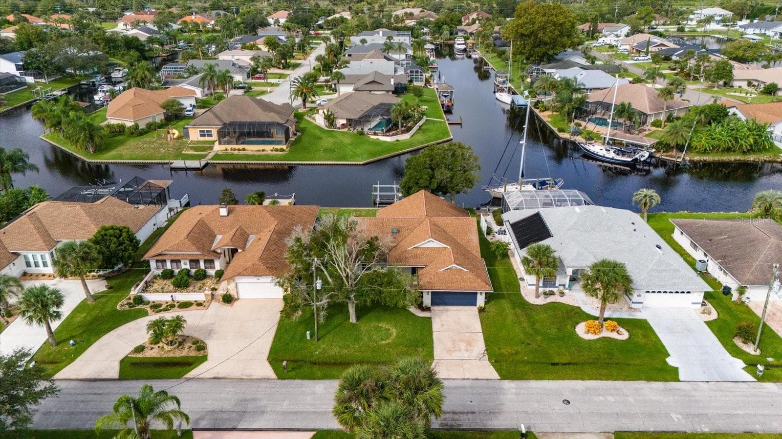 Single Family Residence at 21 COLLINGTON CT, PALM COAST, photo 2 of 36
