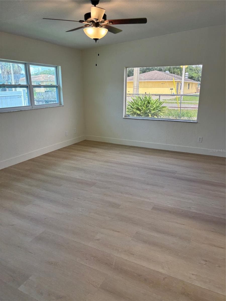 Single Family Residence at 4522 CARTER ST, ORLANDO, photo 6 of 12