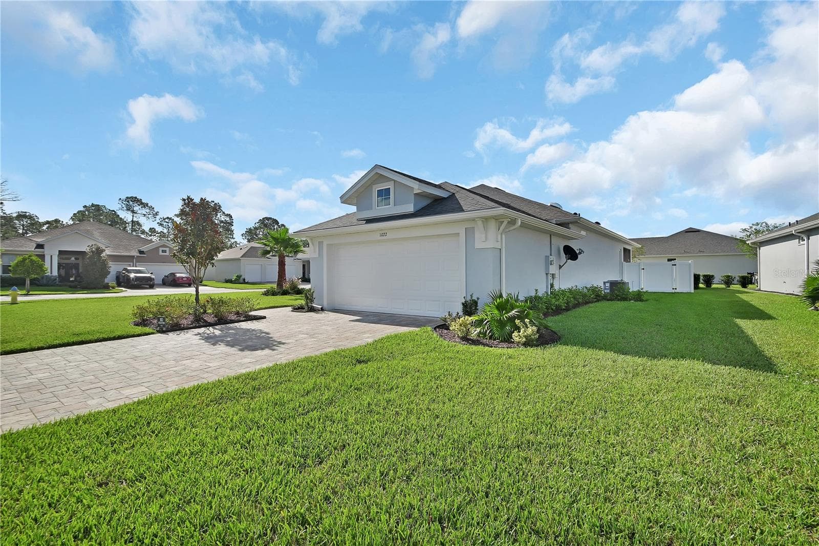 Right side yard - 1022 MEGANO BLVD, DELAND