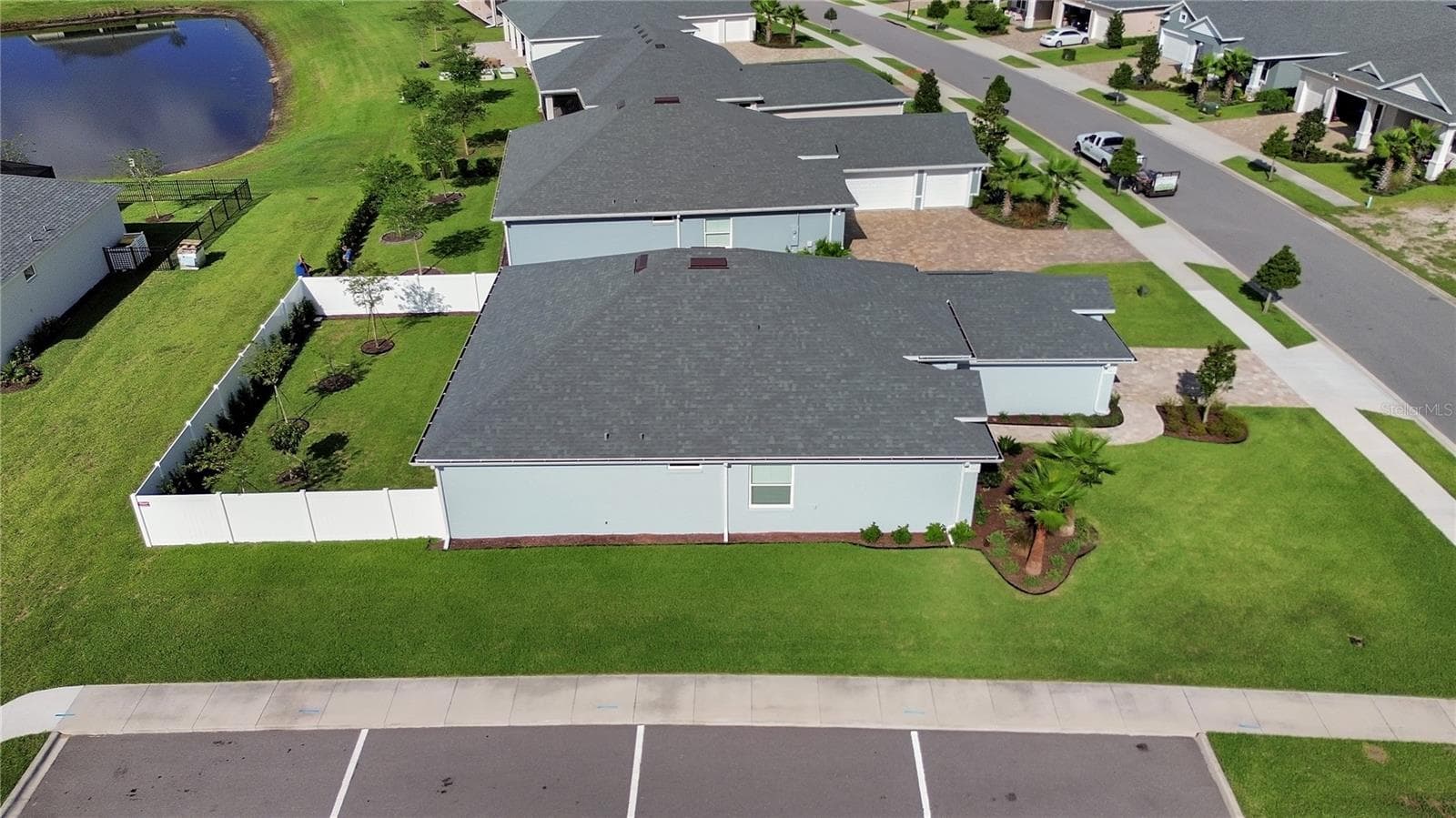 Meticulously landscaped and gutters around home - 1022 MEGANO BLVD, DELAND