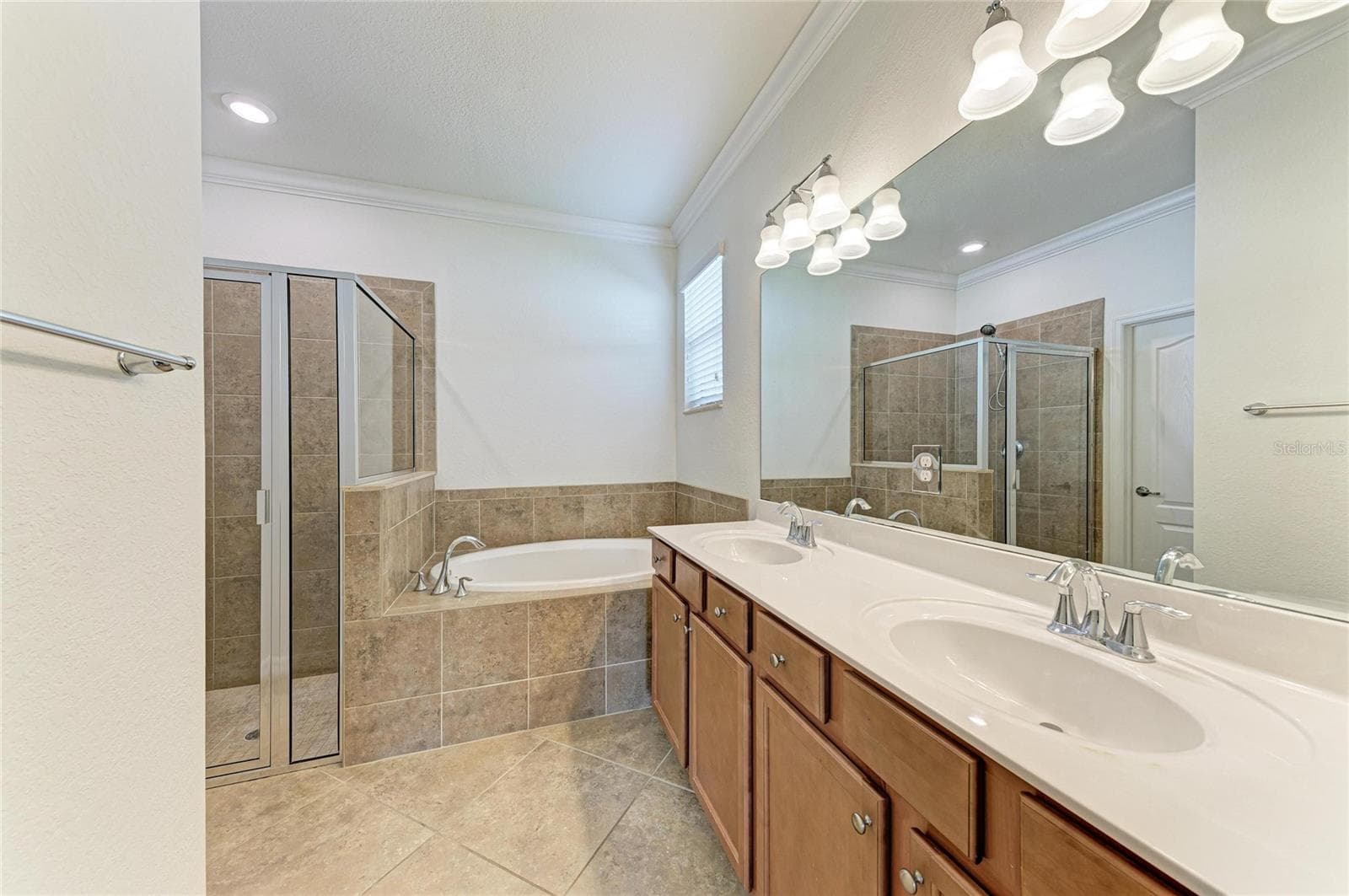 Single Family Residence at 12685 CANAVESE LN, VENICE, photo 26 of 45