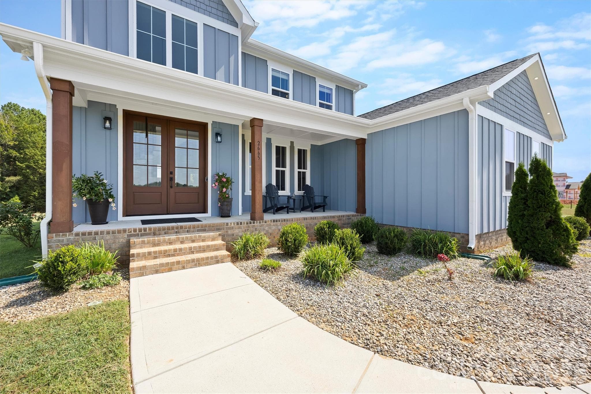 Large covered front porch - 2665 Umberger Road, Cleveland