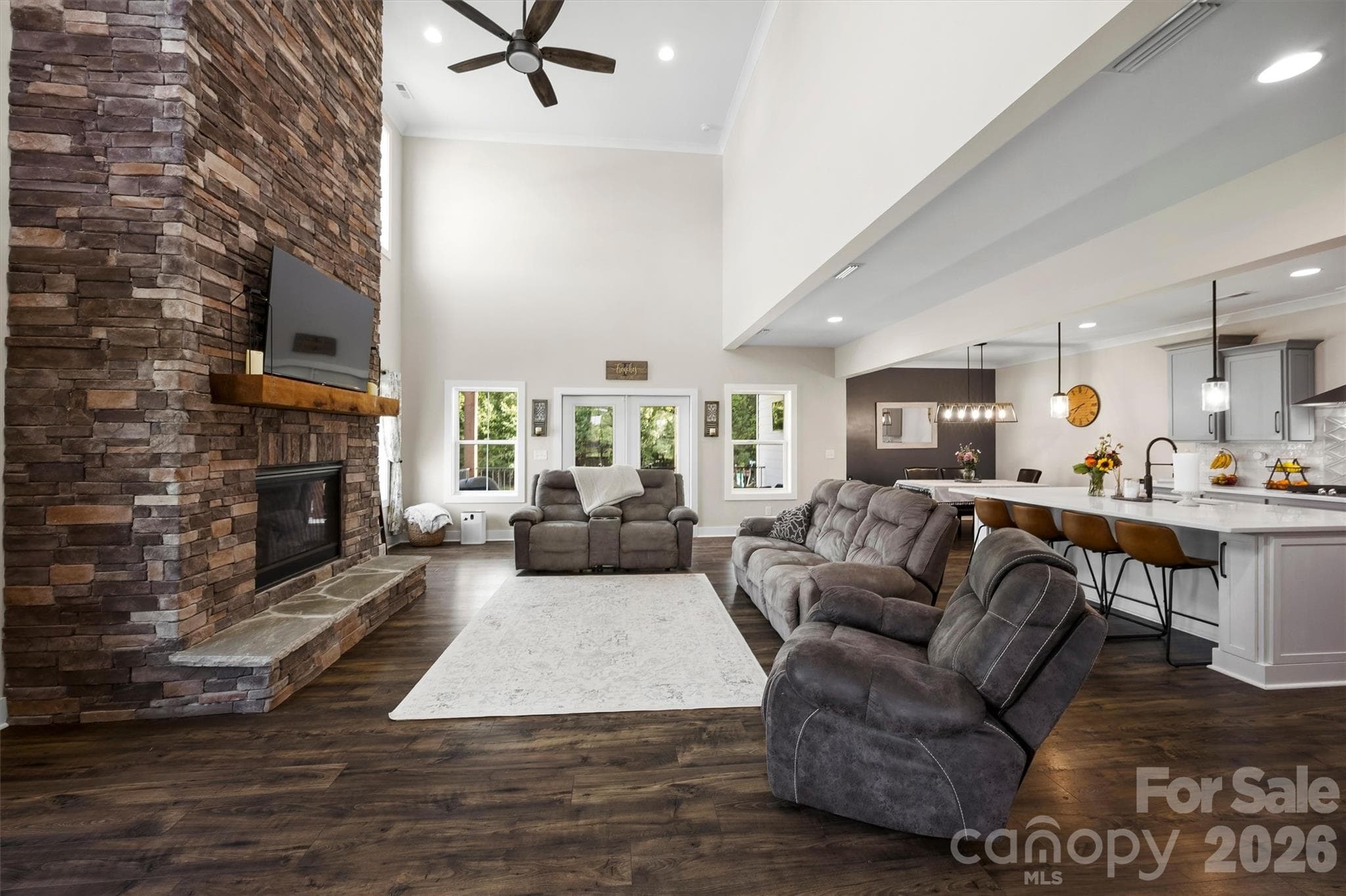Open floor plan for easy entertaining - 2665 Umberger Road, Cleveland