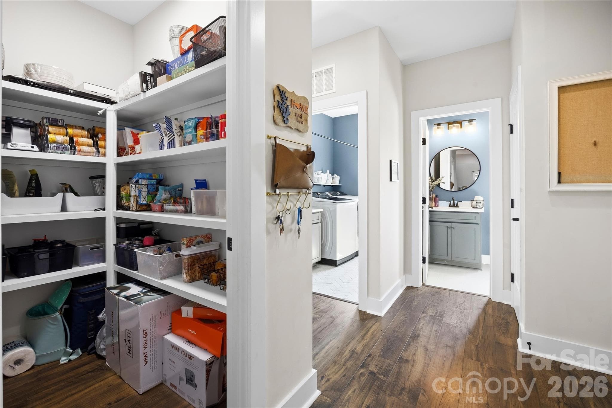 Walk in pantry off kitchen - 2665 Umberger Road, Cleveland