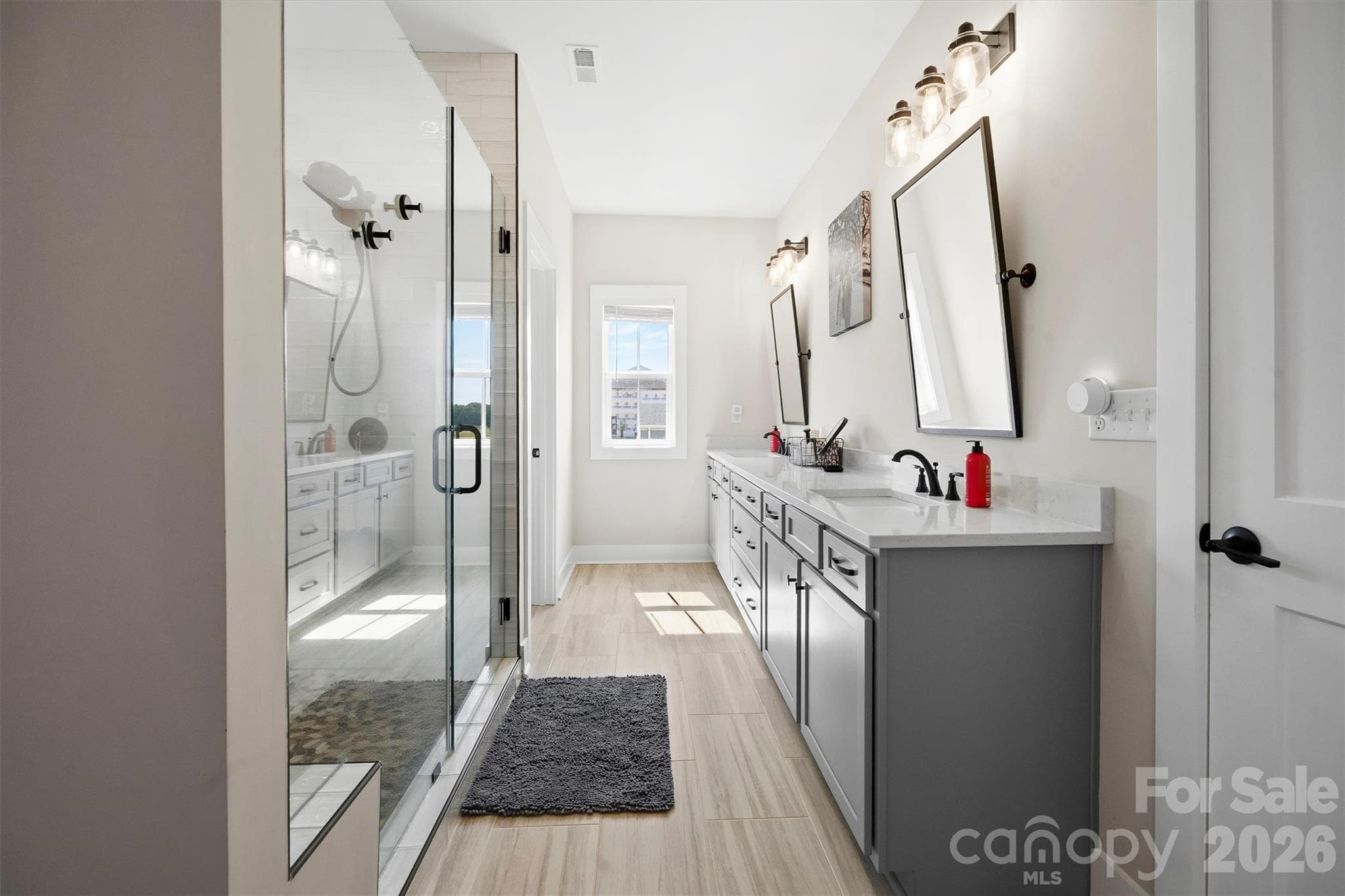 Huge primary bathroom - 2665 Umberger Road, Cleveland