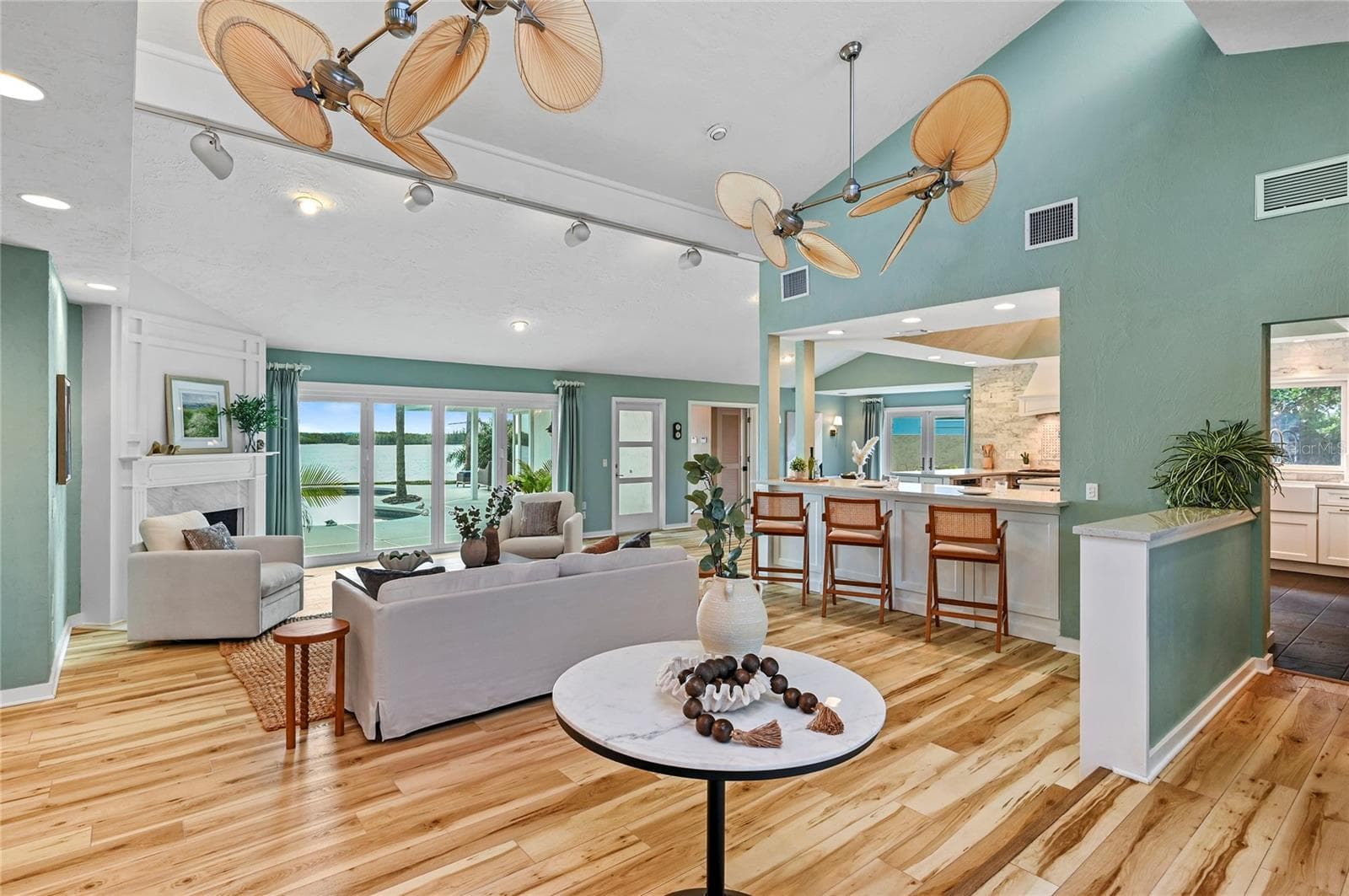 High volume ceilings and rooms flooded with light - 1215 COMMODORE DR, NEW SMYRNA BEACH