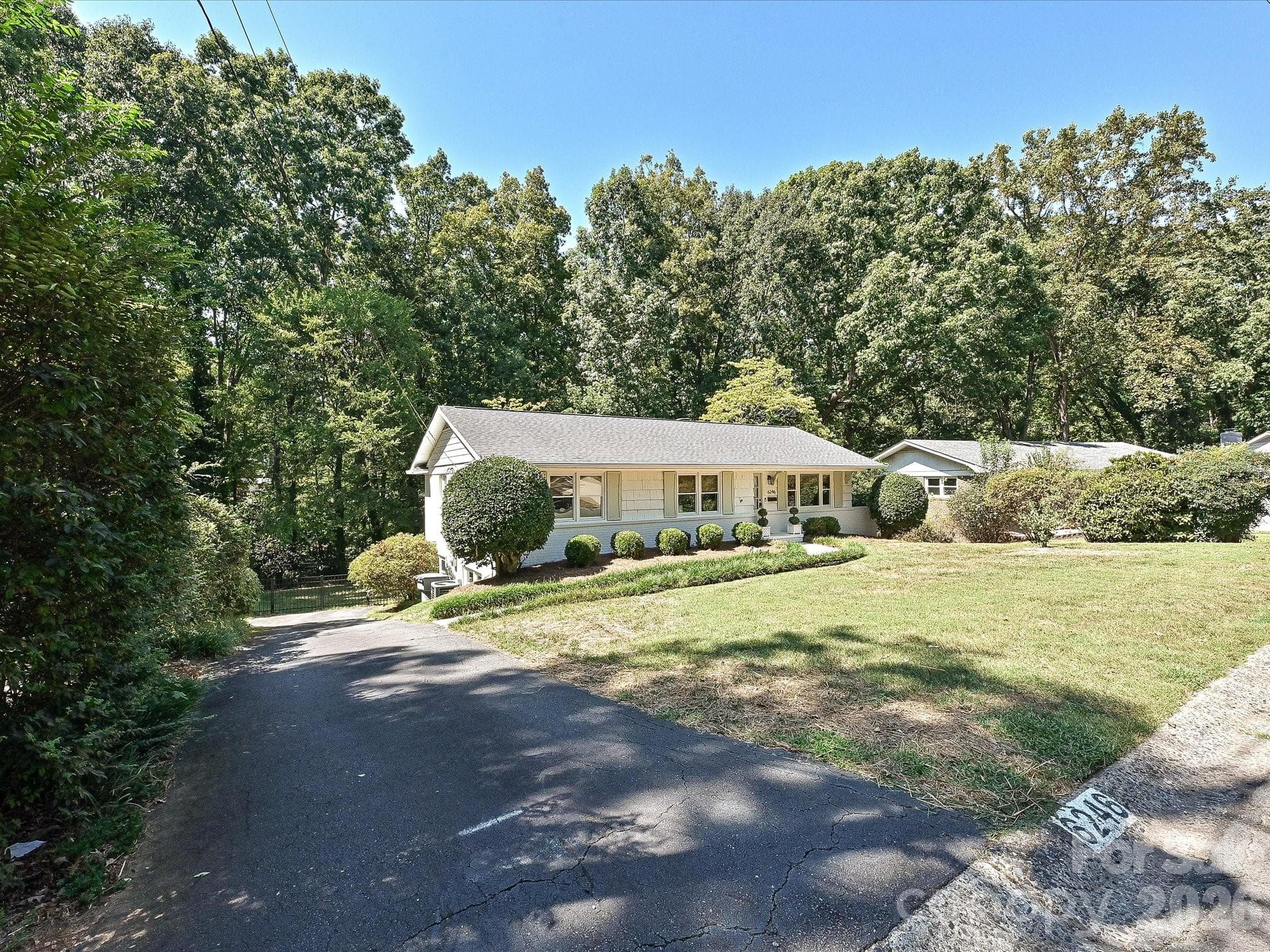 Single Family Residence at 6246 Candlewood Drive, Charlotte, photo 31 of 32