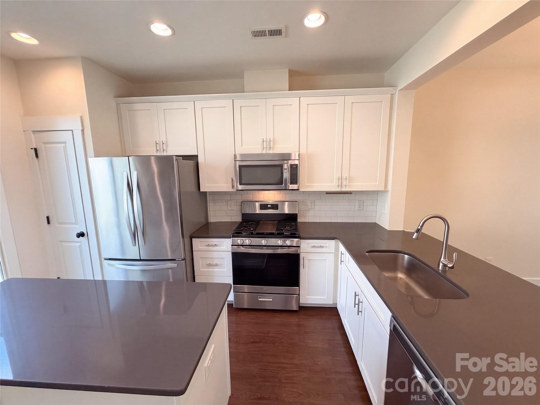 Townhouse at 1628 Pat Garrett Street, Charlotte, photo 2 of 23