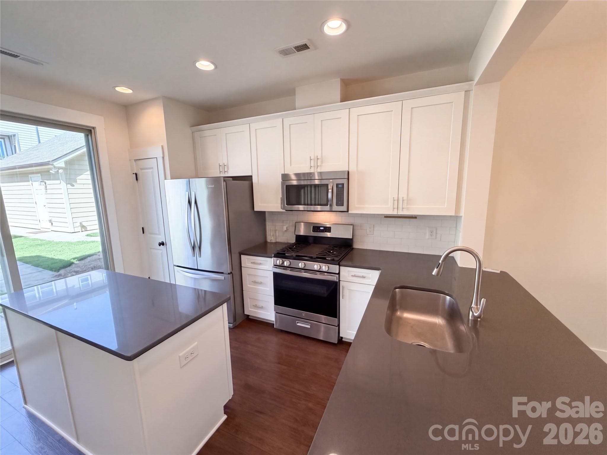 Townhouse at 1628 Pat Garrett Street, Charlotte, photo 8 of 23
