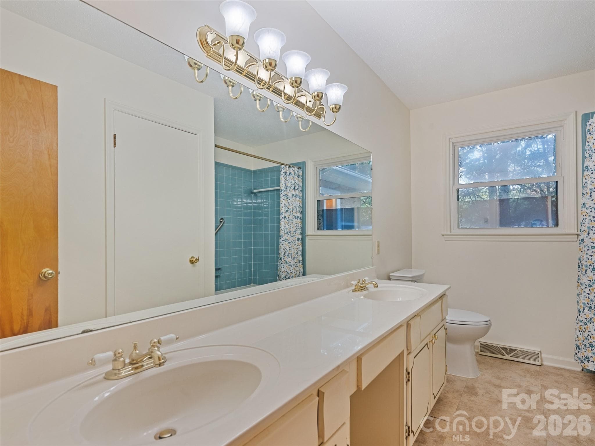 Single Family Residence at 11 Crestwood Lane, Candler, photo 22 of 40