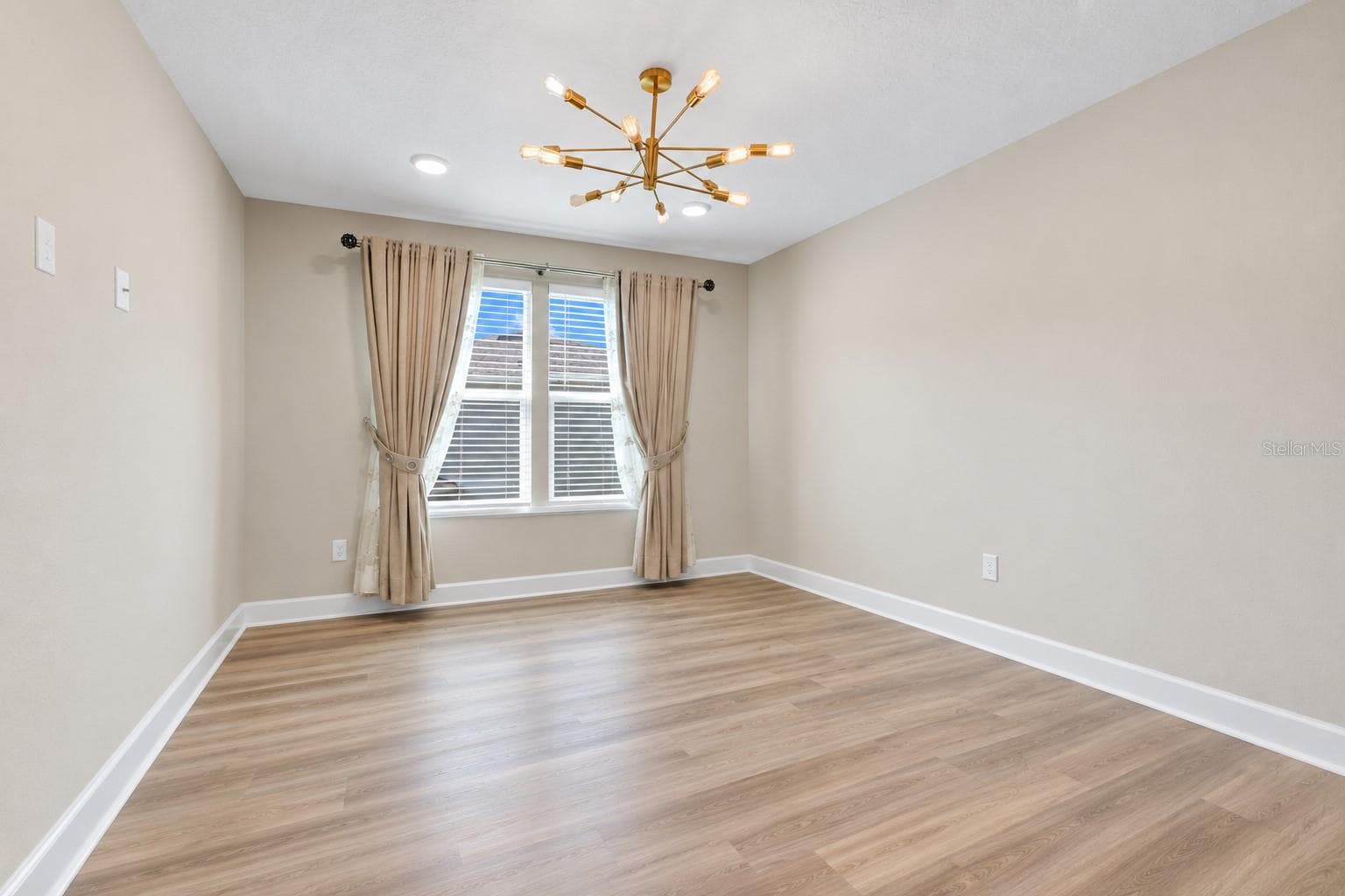 Upstairs Loft - 10169 SPRING LAKE DR, CLERMONT