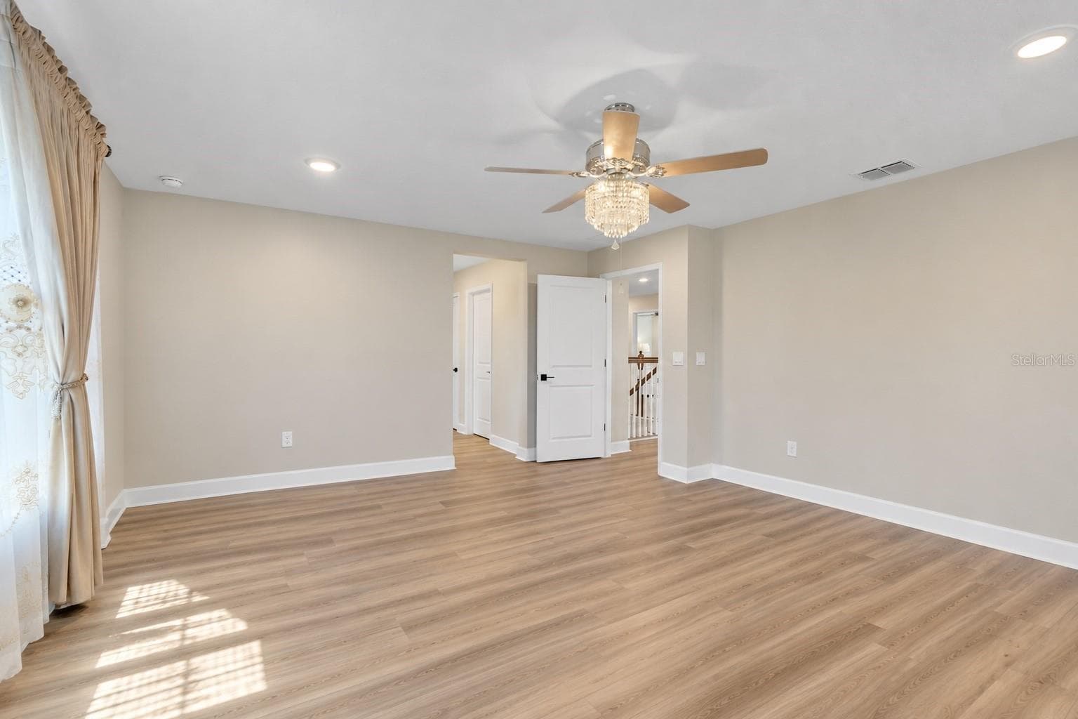 Master bedroom - 10169 SPRING LAKE DR, CLERMONT