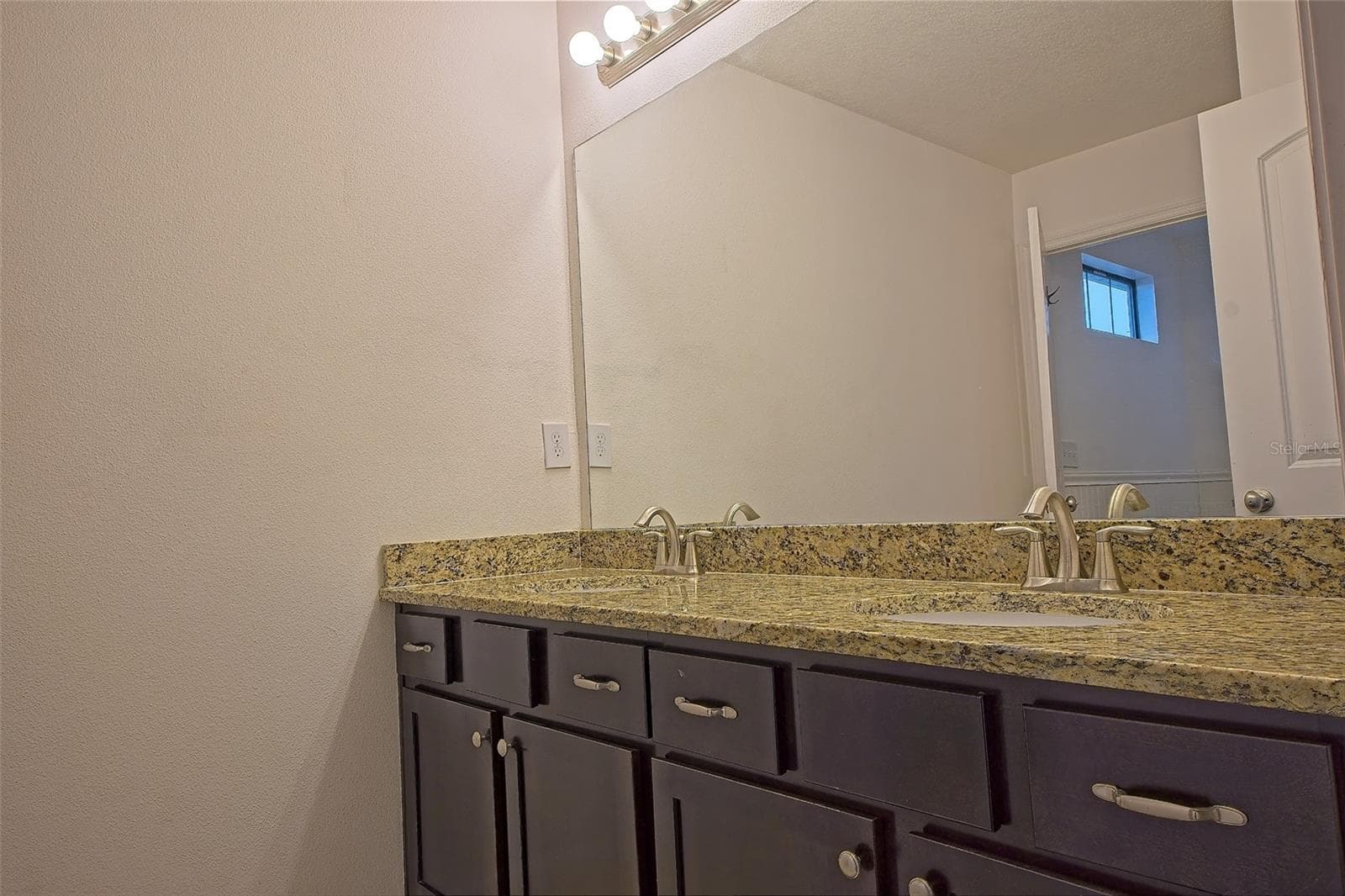Barthroom 2 - 11918 WINTERSET COVE DR, RIVERVIEW