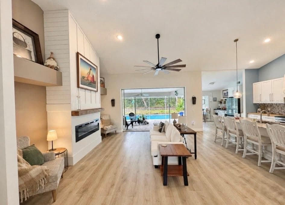 Living Room - 1821 W BEGONIA DR, BEVERLY HILLS