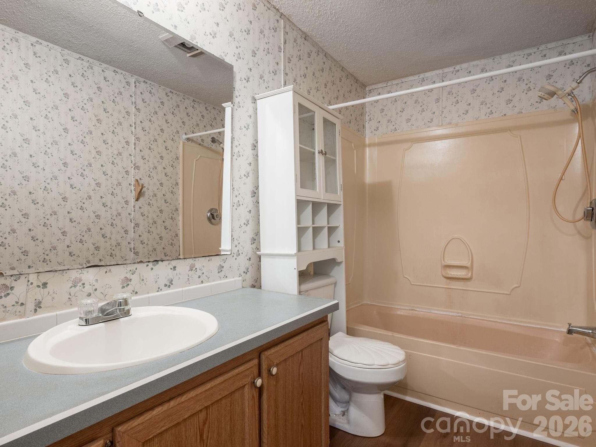 Secondary Full Bathroom - 628 Grassy Knob Road, Rutherfordton