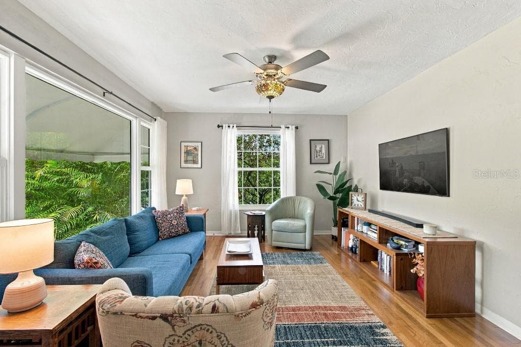 Single Family Residence at 125 22ND AVE NE, ST PETERSBURG, photo 4 of 34