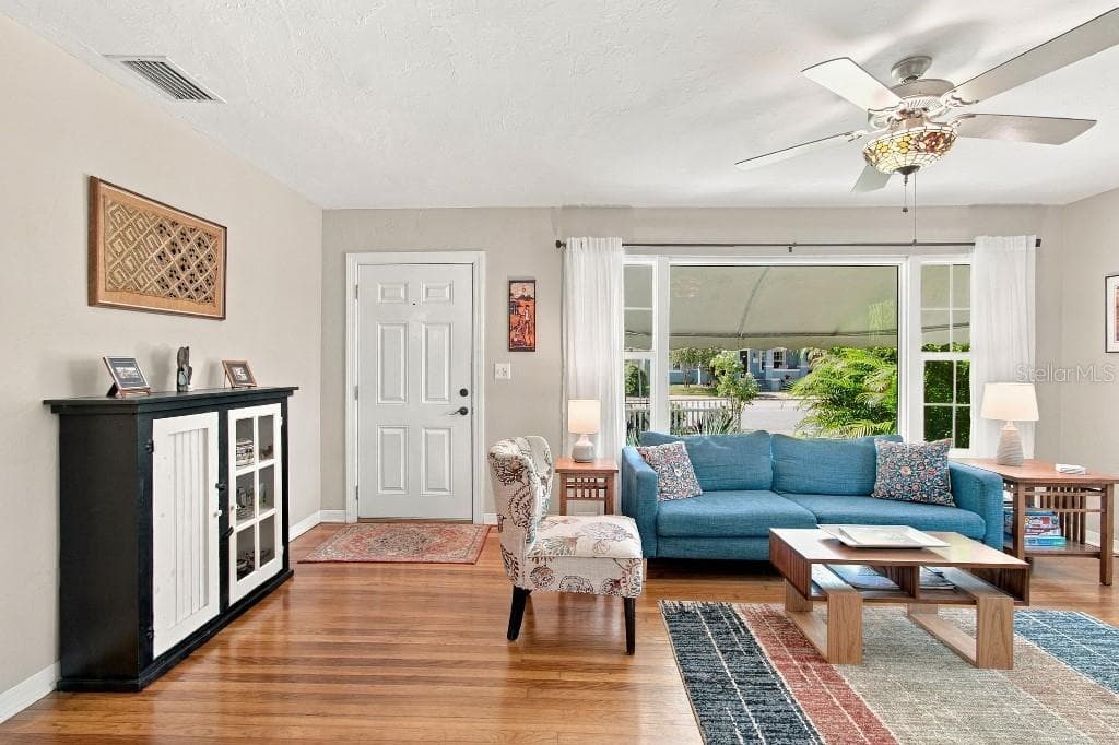 Single Family Residence at 125 22ND AVE NE, ST PETERSBURG, photo 6 of 34