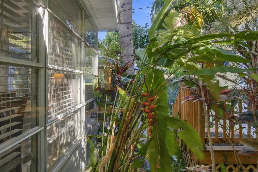 Single Family Residence at 125 22ND AVE NE, ST PETERSBURG, photo 12 of 34
