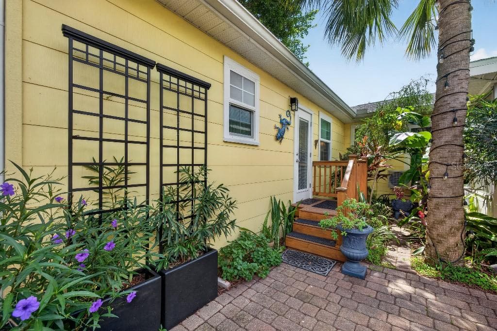 Single Family Residence at 125 22ND AVE NE, ST PETERSBURG, photo 24 of 34