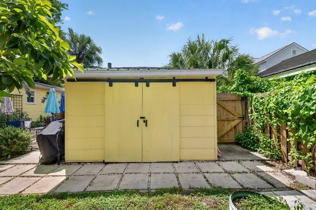 Single Family Residence at 125 22ND AVE NE, ST PETERSBURG, photo 30 of 34