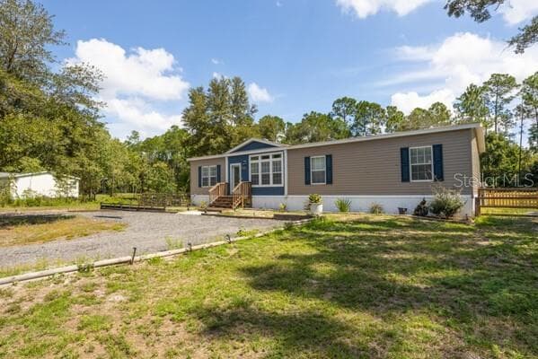 1225 HAZELNUT ST