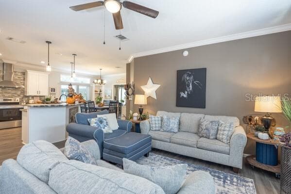 Manufactured Home at 1225 HAZELNUT ST, BUNNELL, photo 10 of 36